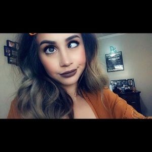 Meet your Posher, Yecenia